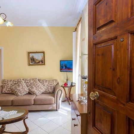 Ria'S Apartment In Corfu Town Екстер'єр фото