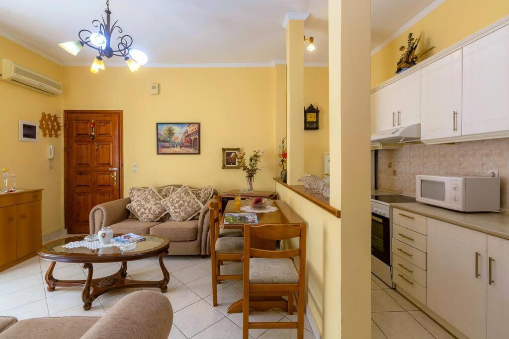 Ria'S Apartment In Corfu Town Екстер'єр фото