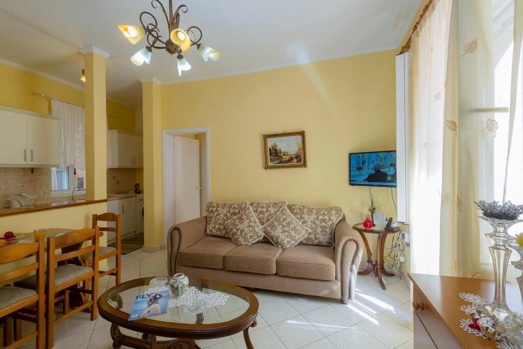 Ria'S Apartment In Corfu Town Екстер'єр фото