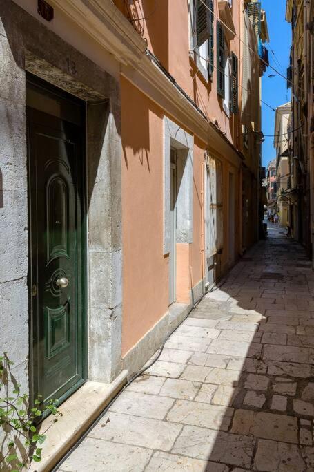 Ria'S Apartment In Corfu Town Екстер'єр фото