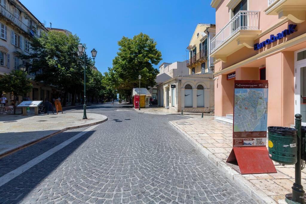 Ria'S Apartment In Corfu Town Екстер'єр фото